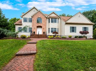 7 Bailey Ct, Manalapan, NJ 07726