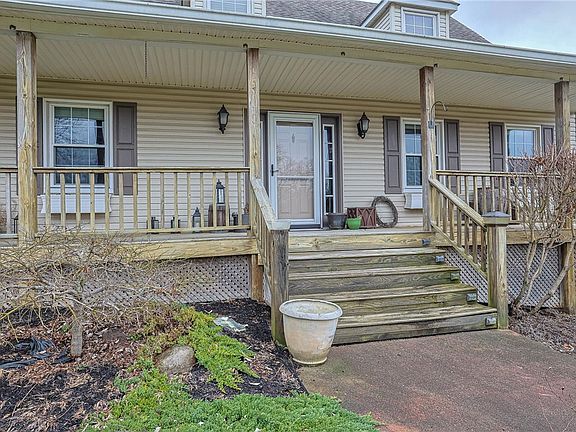 5th image of 2040 Wellington Rd