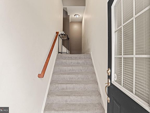 5th image of 174 Old Schoolhouse Ln