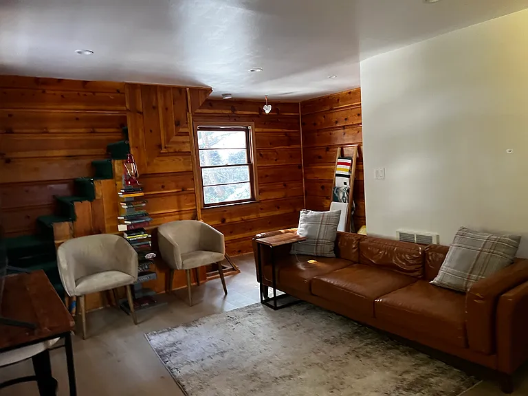 674 Community Dr — Photo 1