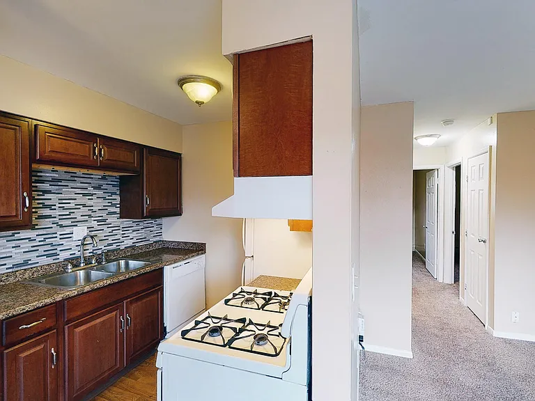Sharondale Woods Apartments — Photo 54