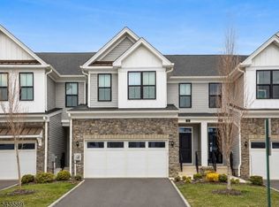26 Wisteria Ct, Monroe Township, NJ 08831