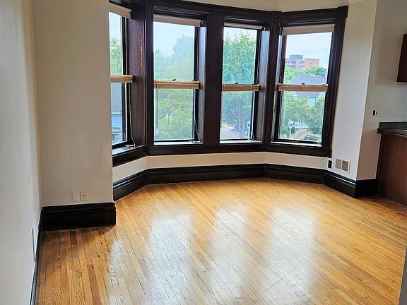 Bay Window in LR amazing morning light