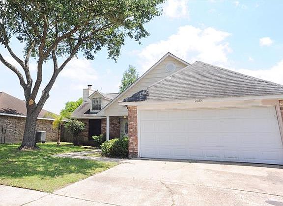 2nd image of 2084 Golfview Dr