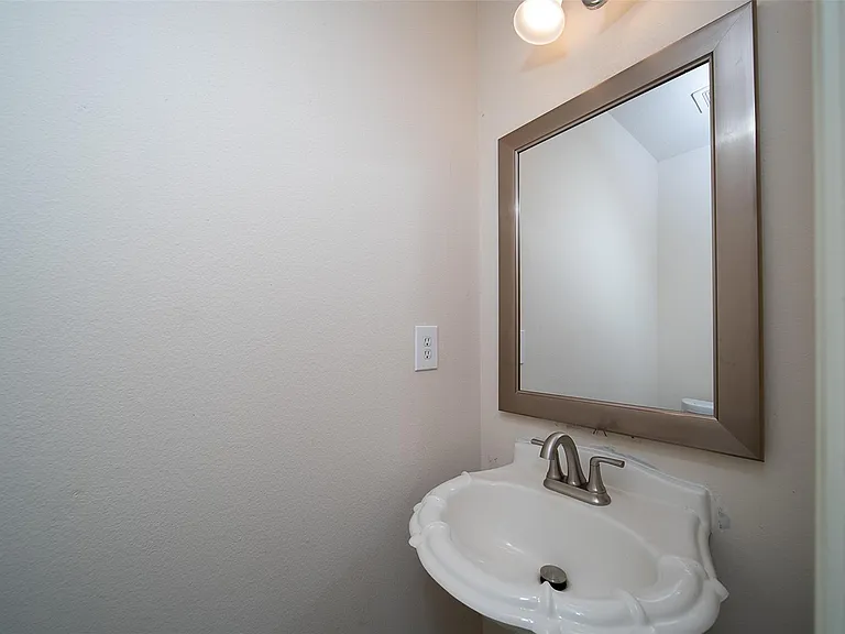 12934 Kingston Point Ln — Photo 26