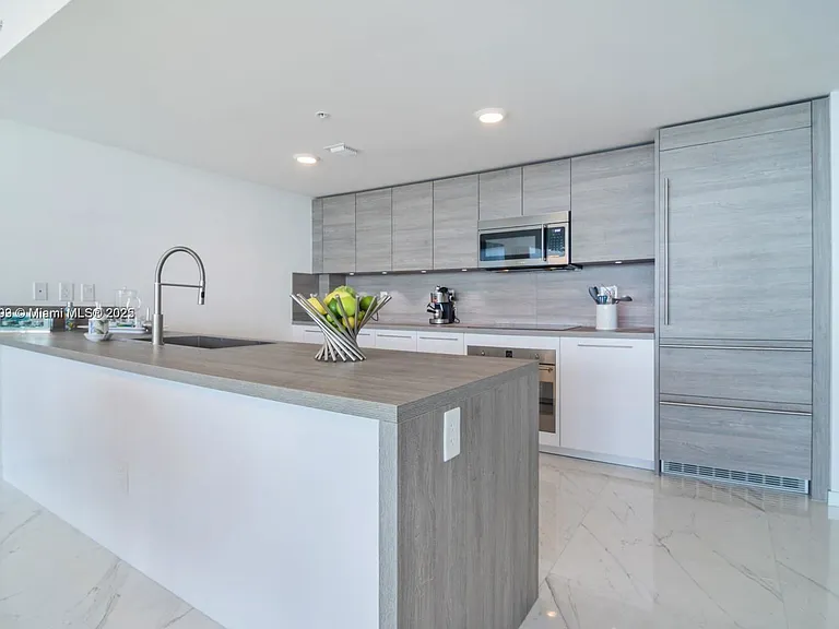 400 Sunny Isles Blvd #1805 — Photo 4