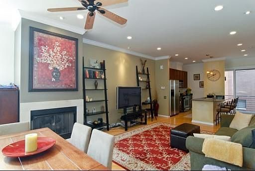 3rd image of 2050 W Willow St APT C