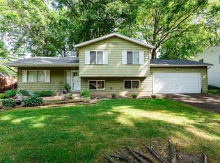 26118 Hickory Ln, Olmsted Falls, OH