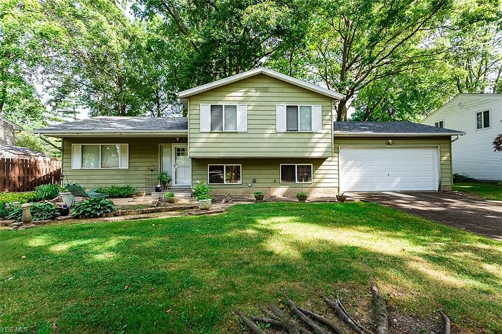 26118 Hickory Ln photo 1