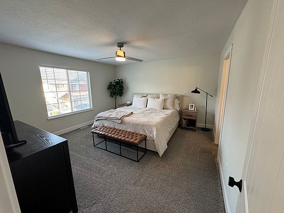 5th image of 327 E Seagull Ln