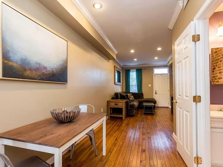 829 S Montford Ave — Photo 5