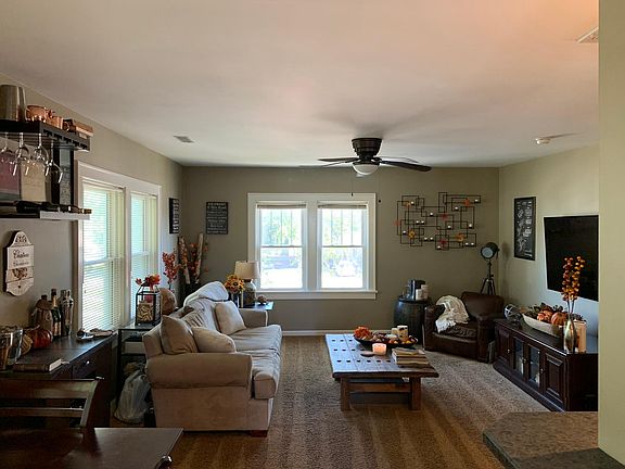 3rd image of 1450 Lake Blvd