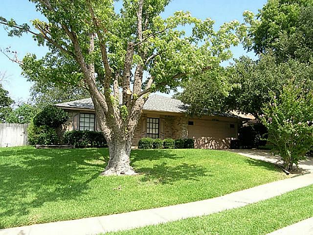1st image of 3001 Woodbridge Dr