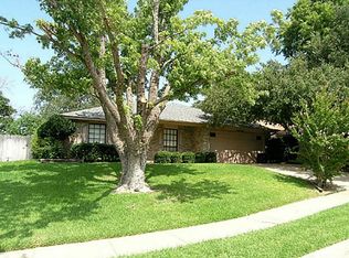 3001 Woodbridge Dr, Bedford, TX 76021