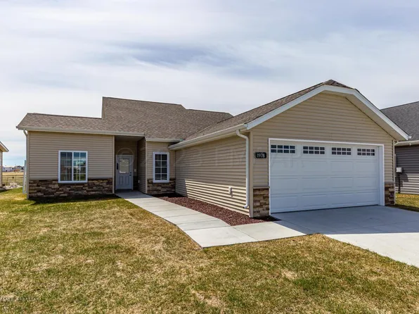 1978 62nd Ave S, Fargo, ND 58104