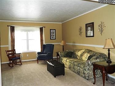 5th image of 10414 Village Dr