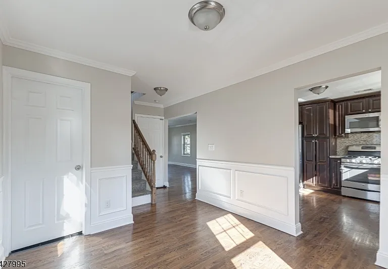 35 Burnside Ave #B — Photo 11