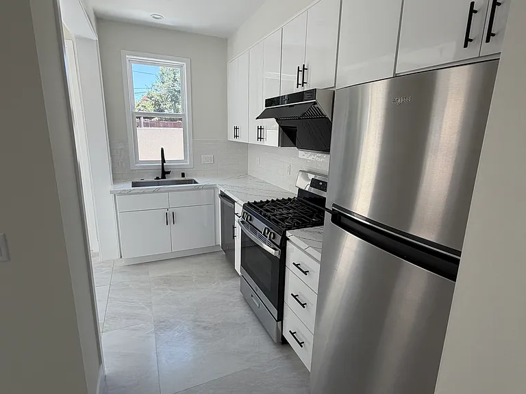 2708 Birch St #2710B — Photo 4