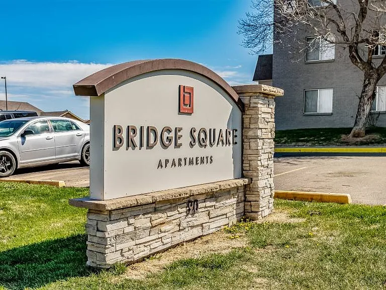 Bridge Square Apartments — Photo 21