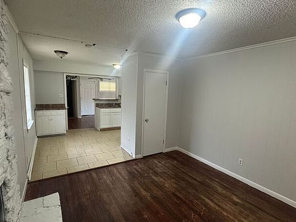4th image of 1814 Marjorie St