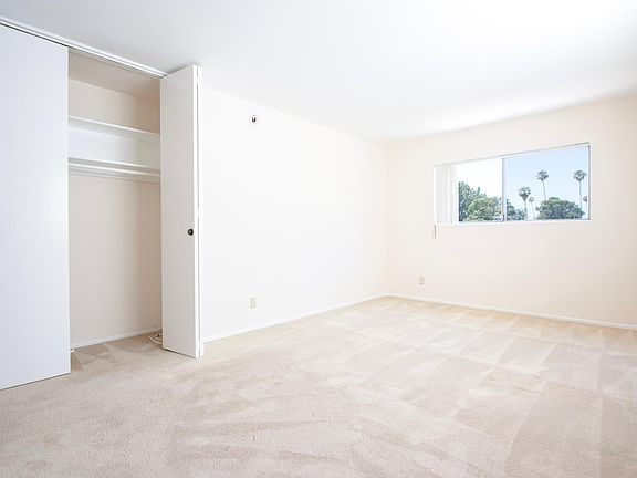 3rd image of 1317 S Saltair Ave #2dceded83