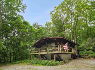 796 Sherwood Dr, Mendon, VT 05701