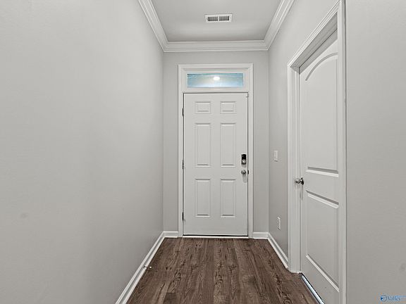 4th image of 500 Foxridge Dr