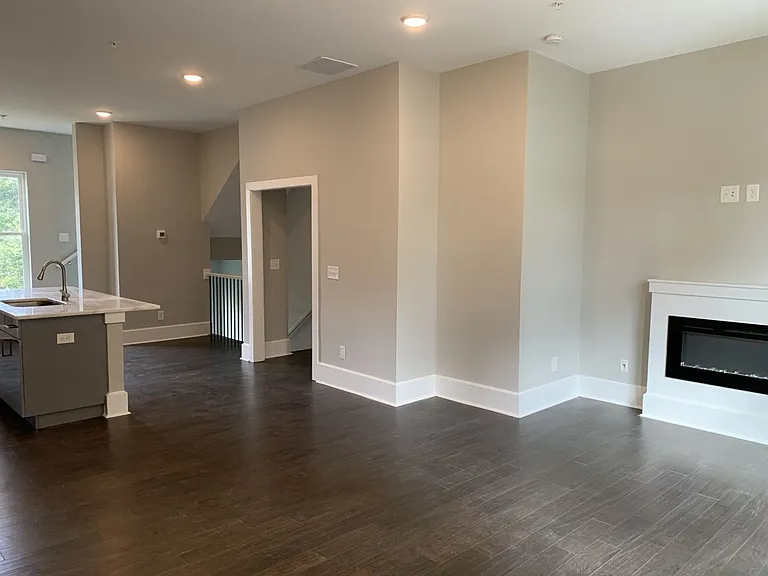 456 Parkway Dr #9 — Photo 7