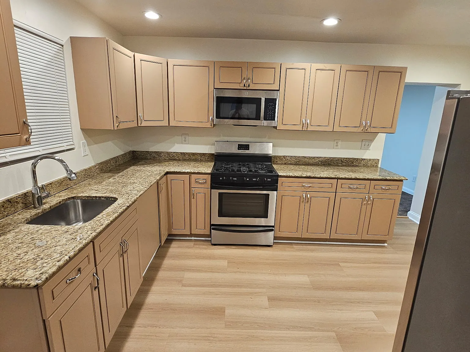 4 bed, 1260 sqft, $3,100 — Photo 3