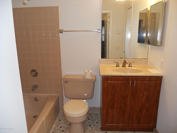 3rd image of 36D Moccasin Dr