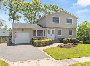 46 39th Street, Islip, NY 11751