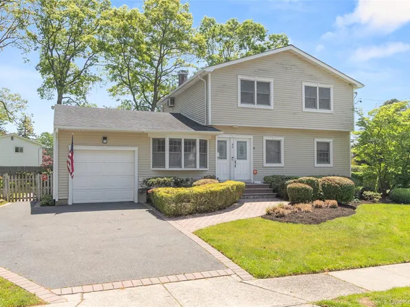 46 39th Street, Islip, NY 11751