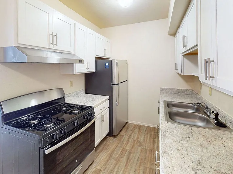 Walnut Trail Apartments — Photo 2