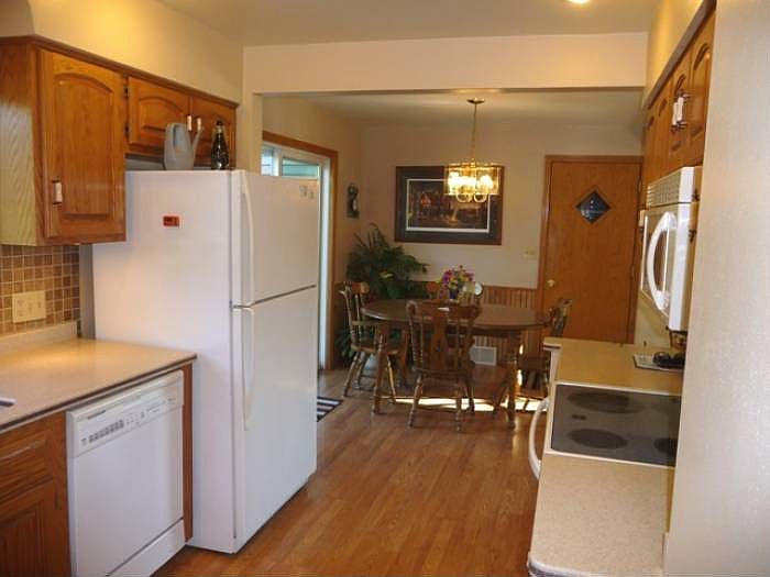 916 N Water St, Lomira, WI 53048 Zillow