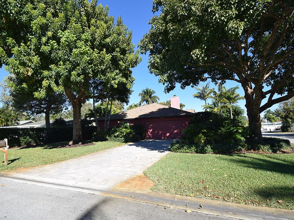1st image of 111 S Swinton Cir