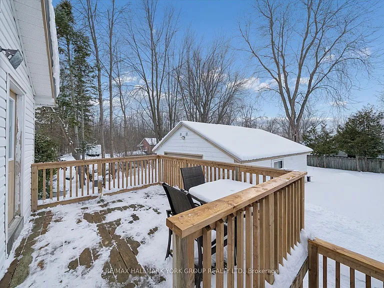 27008 Kennedy Rd #UPPER — Photo 19