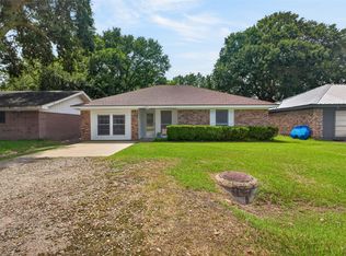 1320 W Palm Dr, Winnie, TX 77665