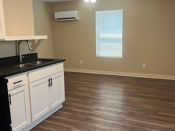 5th image of 1107 Garland Ave