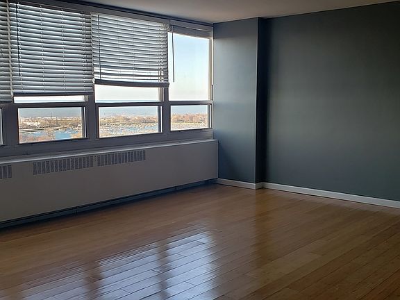 3rd image of 3950 N Lake Shore Dr #2306B
