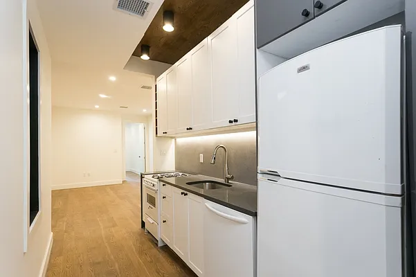 Rented by MNS | media 44