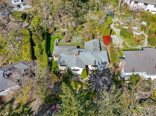 1184 Clovelly Ter, Saanich, BC V8P 1V6