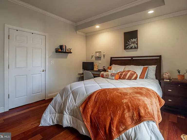 329 W Girard Ave #2 — Photo 13