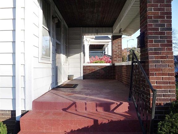 2nd image of 1227 S Harlan Ave