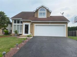 1757 Falcon Dr, Bethlehem, PA 18017