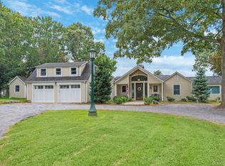 140 Old Winkle Point Rd, Northport, NY 11768