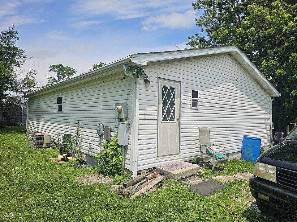 2nd image of 7903 Church St