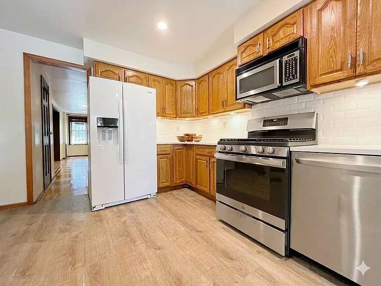 589 Decatur St #1 — Photo 4