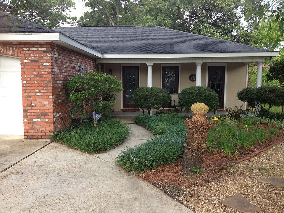 1st image of 315 Pine Dr