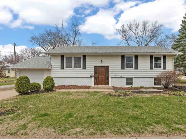 3006 Wayne Ave, Iowa City, IA 52240