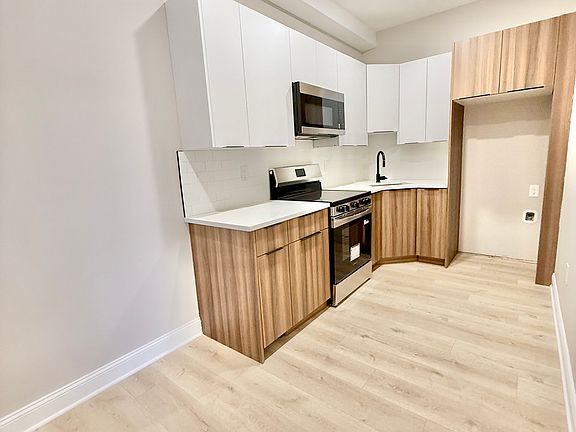2nd image of 1032 N 48th St #D-3a